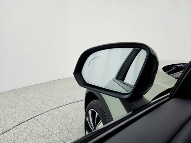 Certified 2022 Volvo XC40 P8 Recharge Plus image 21