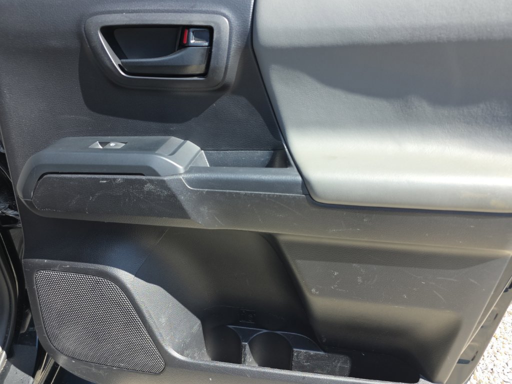 Certified 2021 Toyota Tacoma SR AWD/4WD image 16