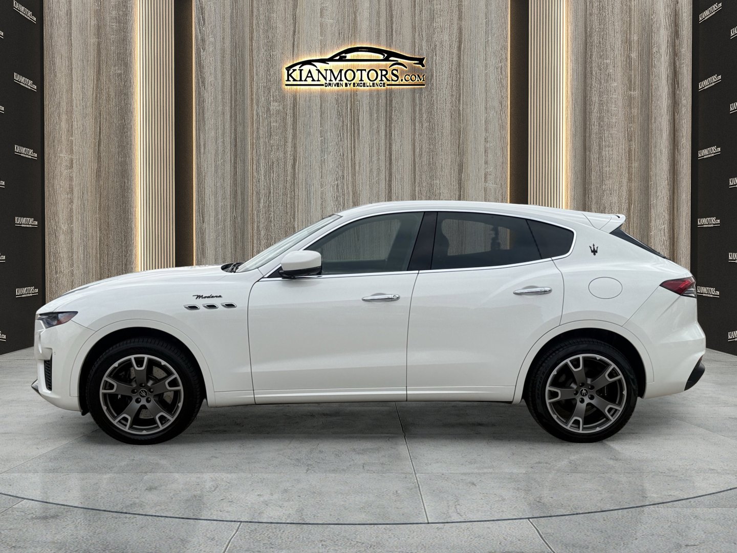 Used 2023 Maserati Levante Modena image 4