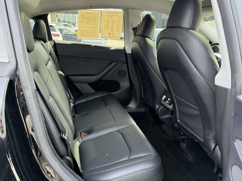 Used 2024 Tesla Model Y Long Range AWD/4WD image 13