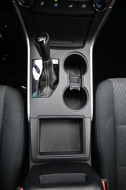 Used 2016 Toyota Camry LE image 11