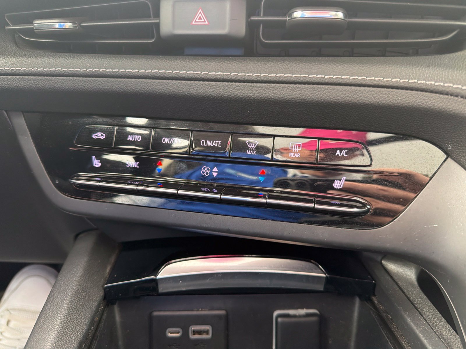 Certified 2021 Buick Envision Essence AWD/4WD image 15