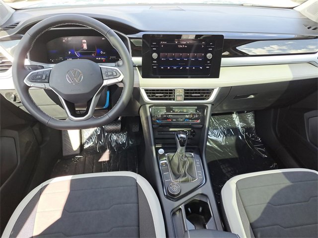 New 2025 Volkswagen Taos SE image 26