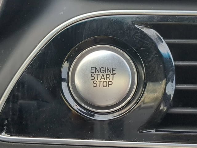 Used 2023 Genesis G70 2.0T w/ Sport Advanced Package RWD image 27