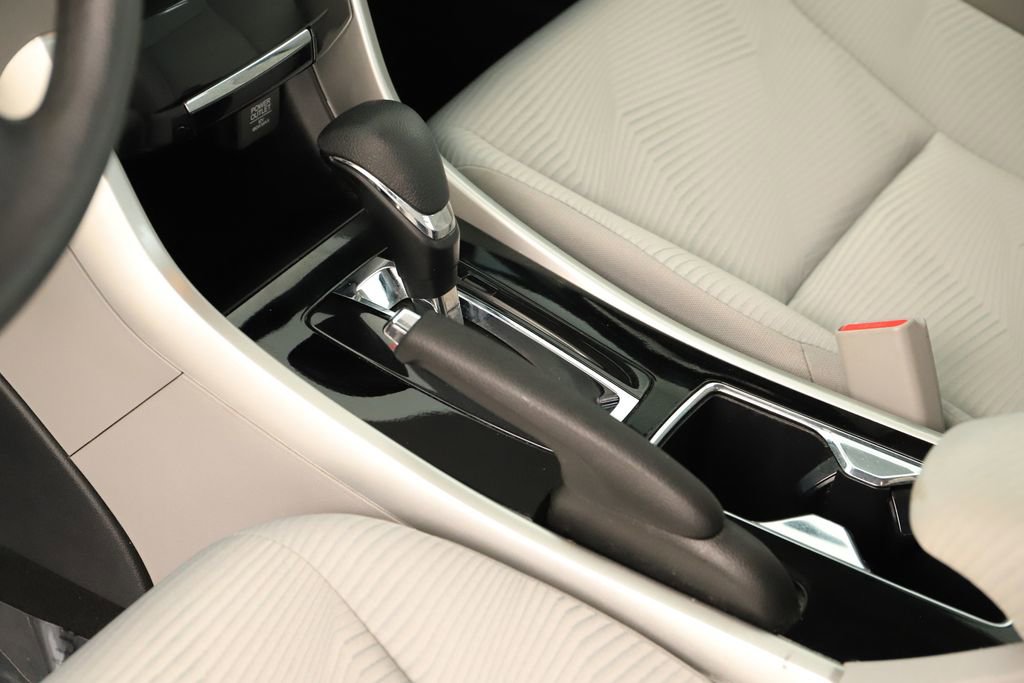 Used 2016 Honda Accord LX image 17