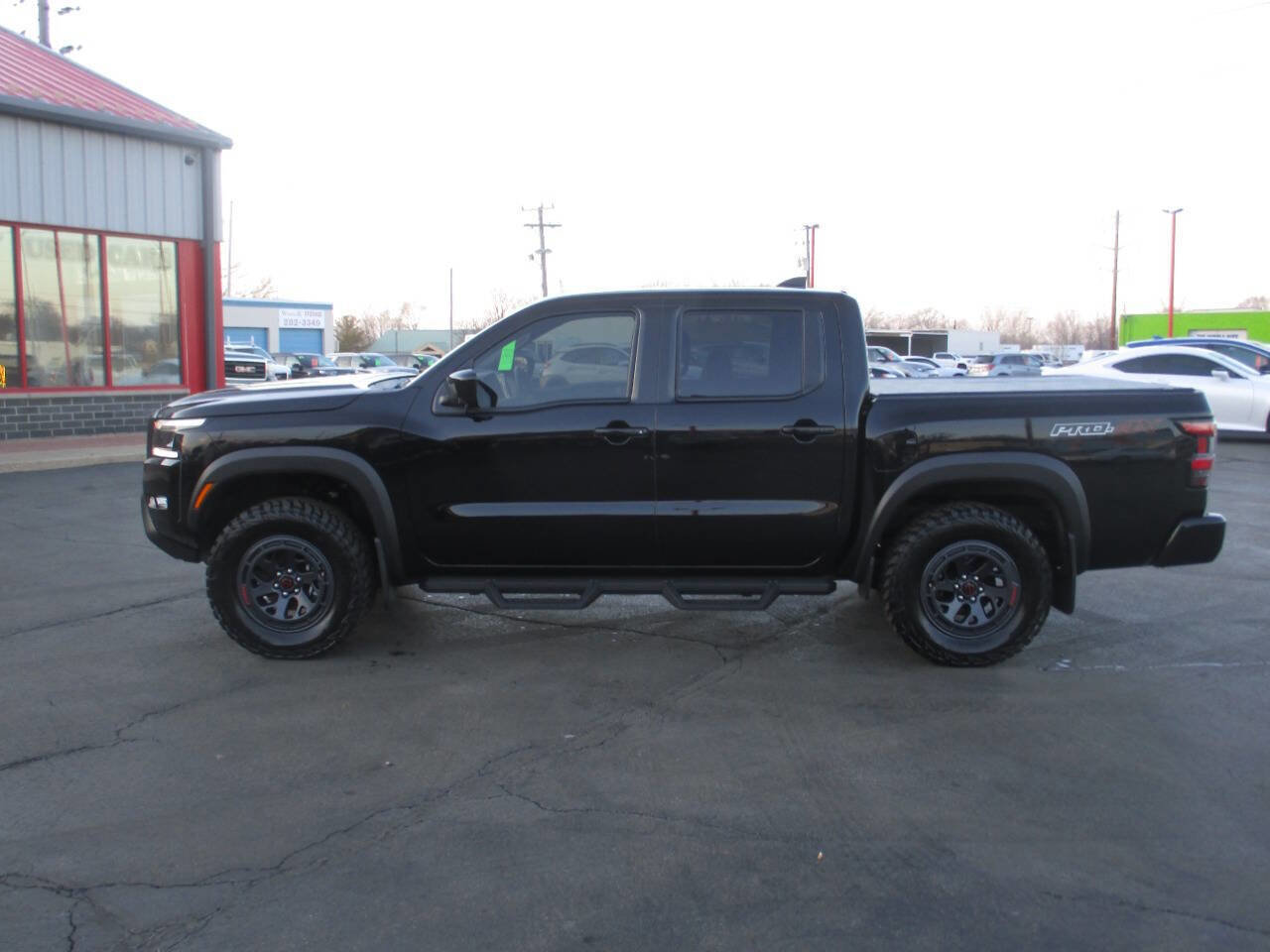 Used 2023 Nissan Frontier PRO-4X w/ Pro-4X Premium Package image 2