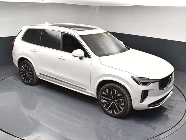 Used 2025 Volvo XC90 B5 Plus w/ Protection Package Premier image 39