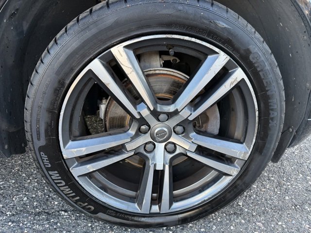 Used 2019 Volvo XC60 T5 Momentum w/ Premium Package image 17