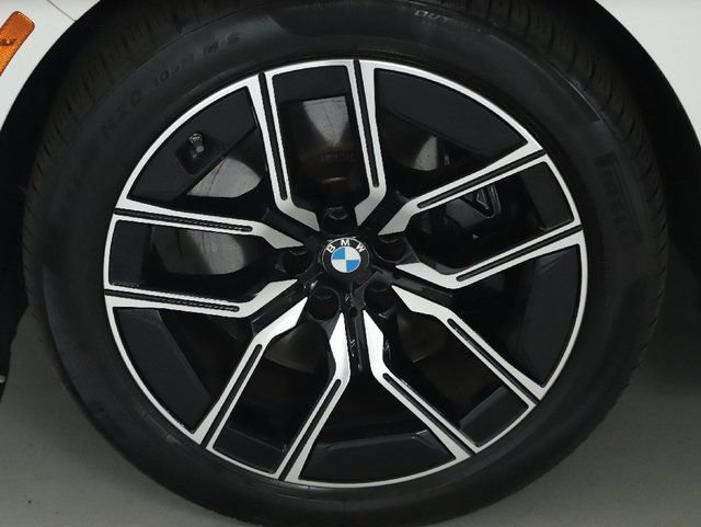 Used 2026 BMW 740i xDrive AWD/4WD image 39