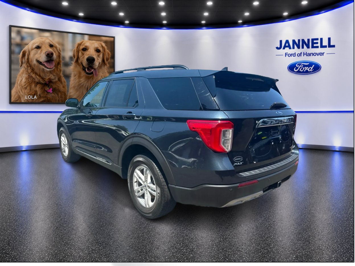 Used 2023 Ford Explorer XLT w/ Equipment Group 202A AWD/4WD image 8