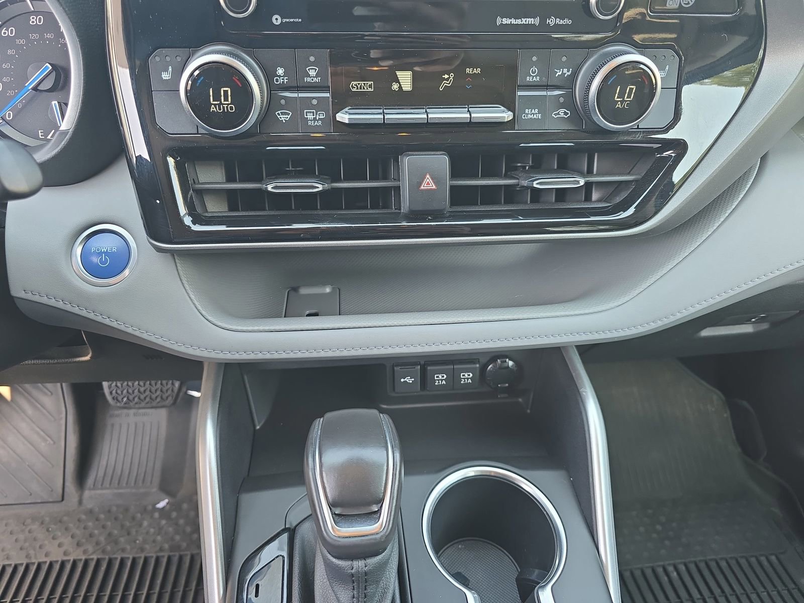 Used 2021 Toyota Highlander XLE image 29