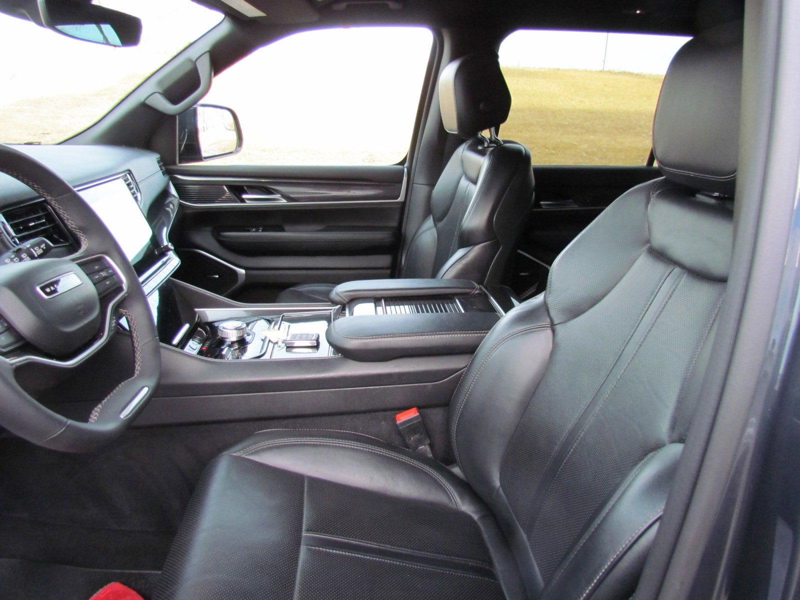 Used 2022 Jeep Wagoneer Series I AWD/4WD image 16