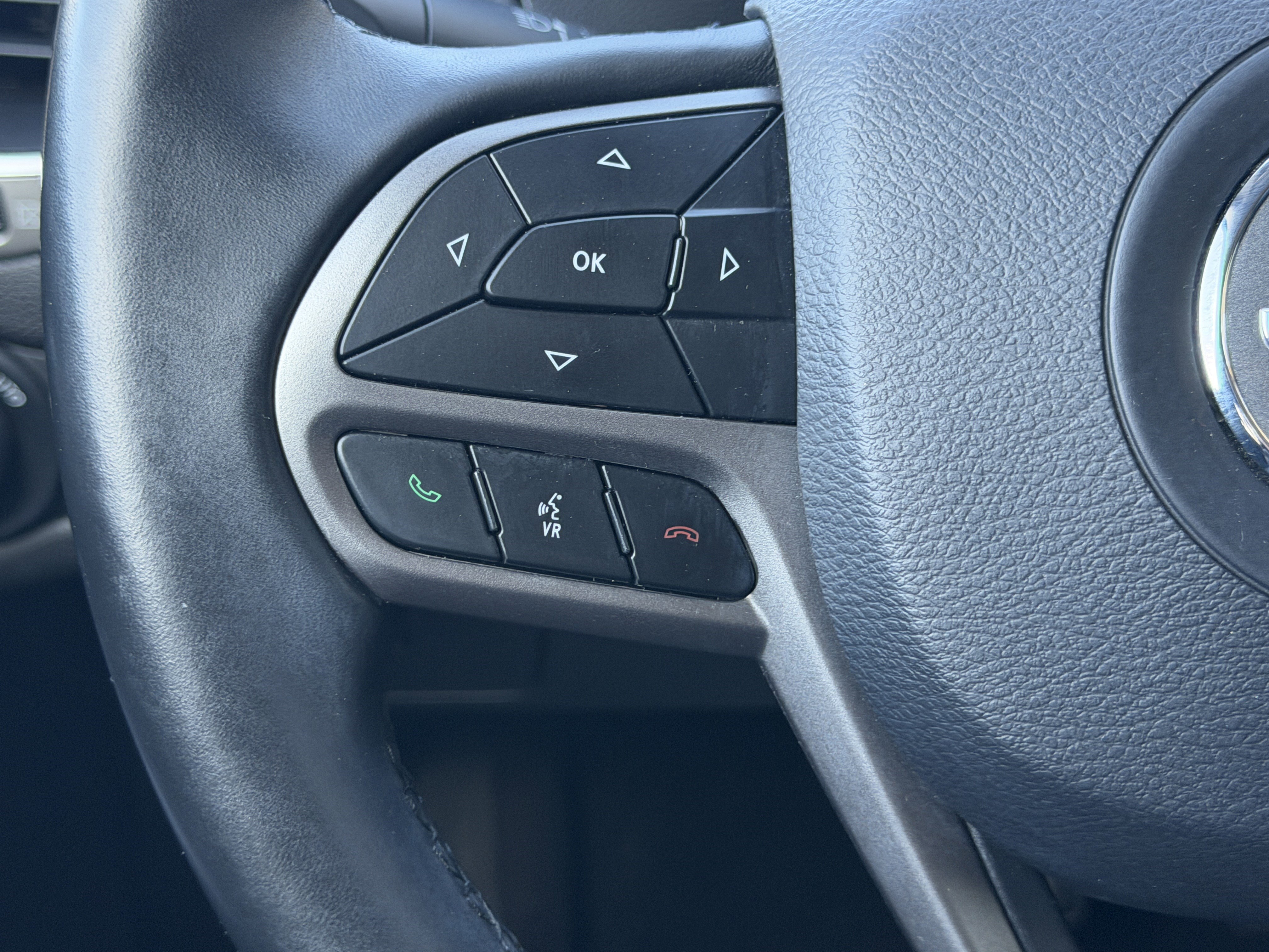 Used 2019 Jeep Cherokee Latitude Plus image 30