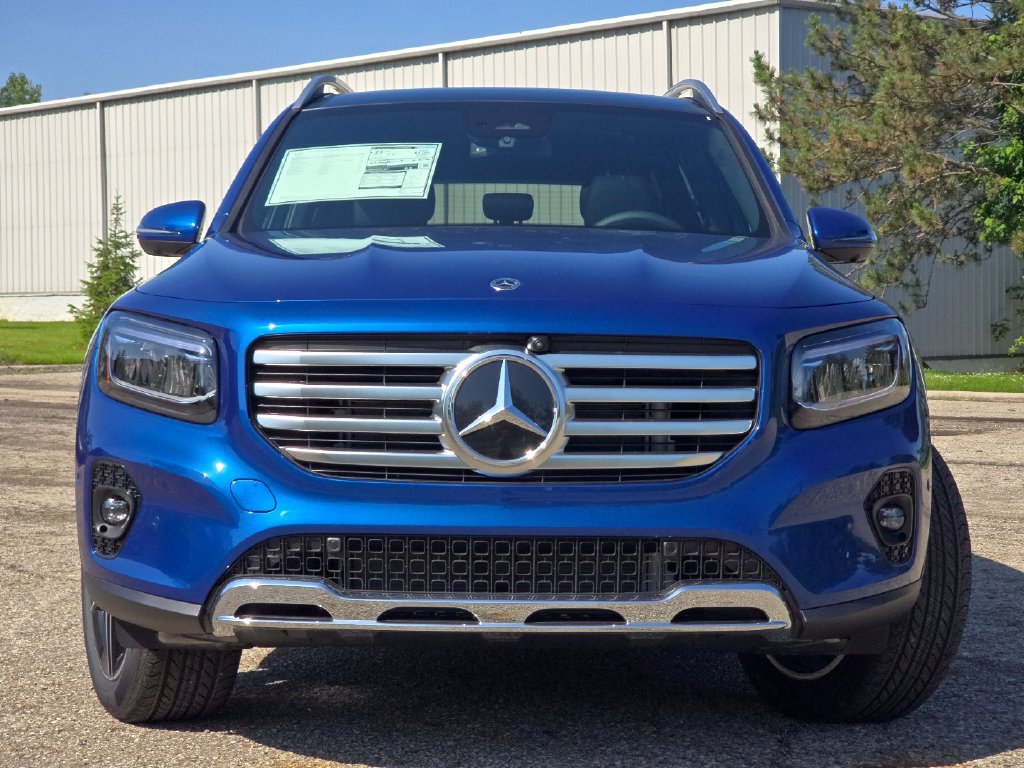 New 2026 Mercedes-Benz GLB 250 4MATIC image 11