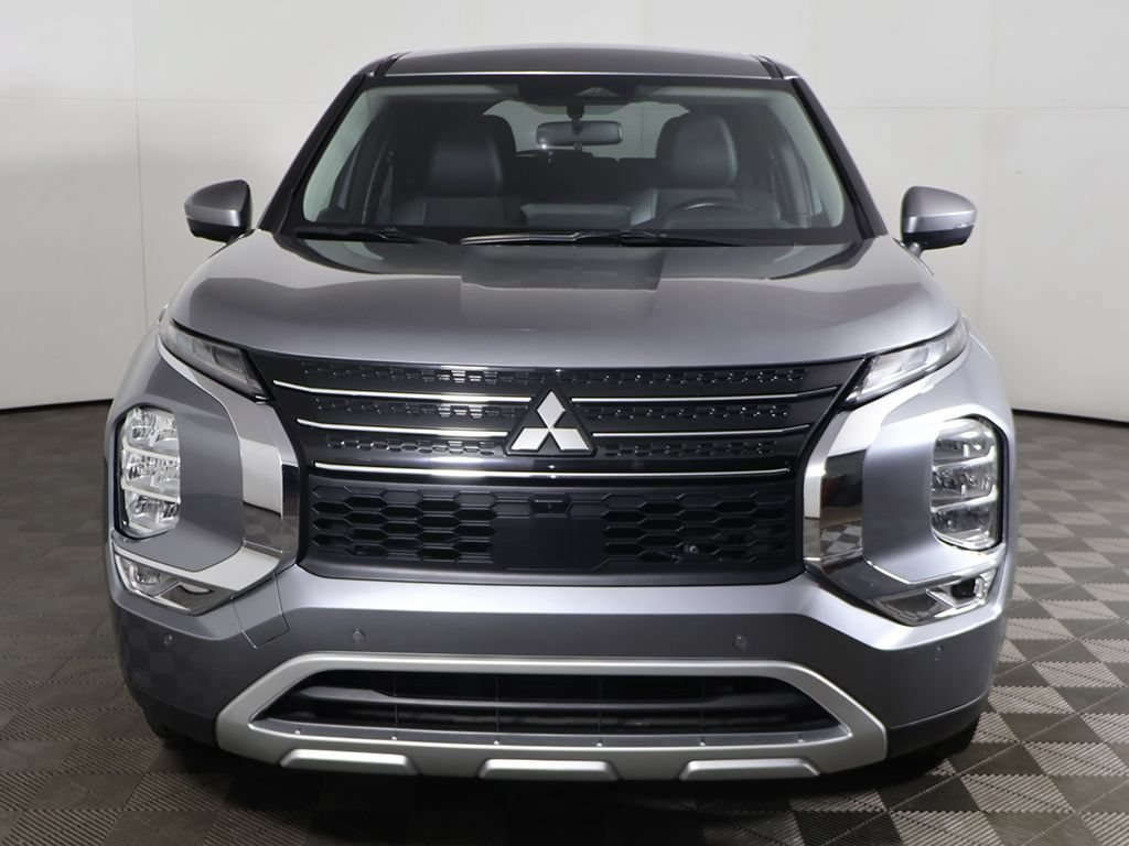 Used 2024 Mitsubishi Outlander SE Black Edition FWD image 12