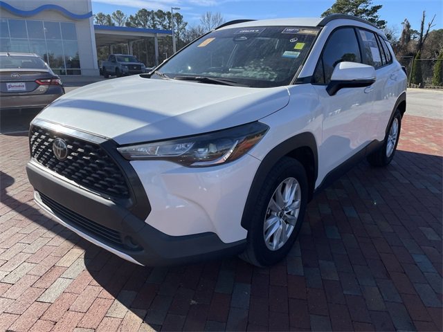 Used 2023 Toyota Corolla Cross LE image 1