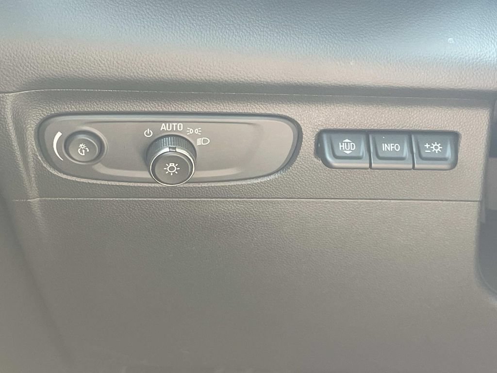 Used 2022 Buick Envision Essence w/ Technology Package I FWD image 31