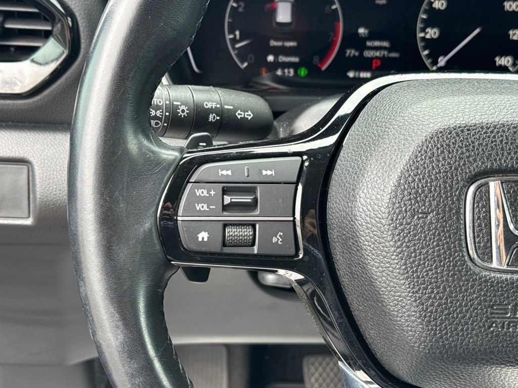 Certified 2025 Honda Pilot Touring image 16