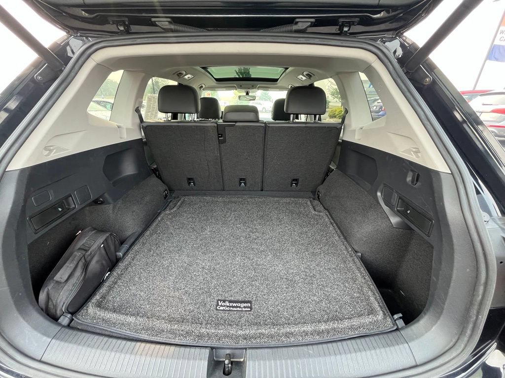Used 2018 Volkswagen Tiguan SEL AWD/4WD image 29