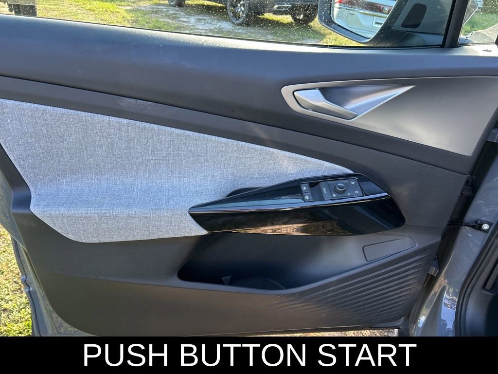 Certified 2025 Volkswagen ID.4 Pro image 10