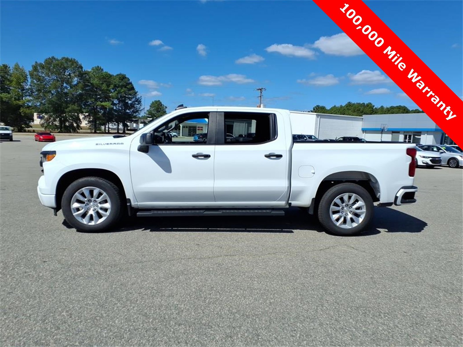 Used 2023 Chevrolet Silverado 1500 Custom image 2