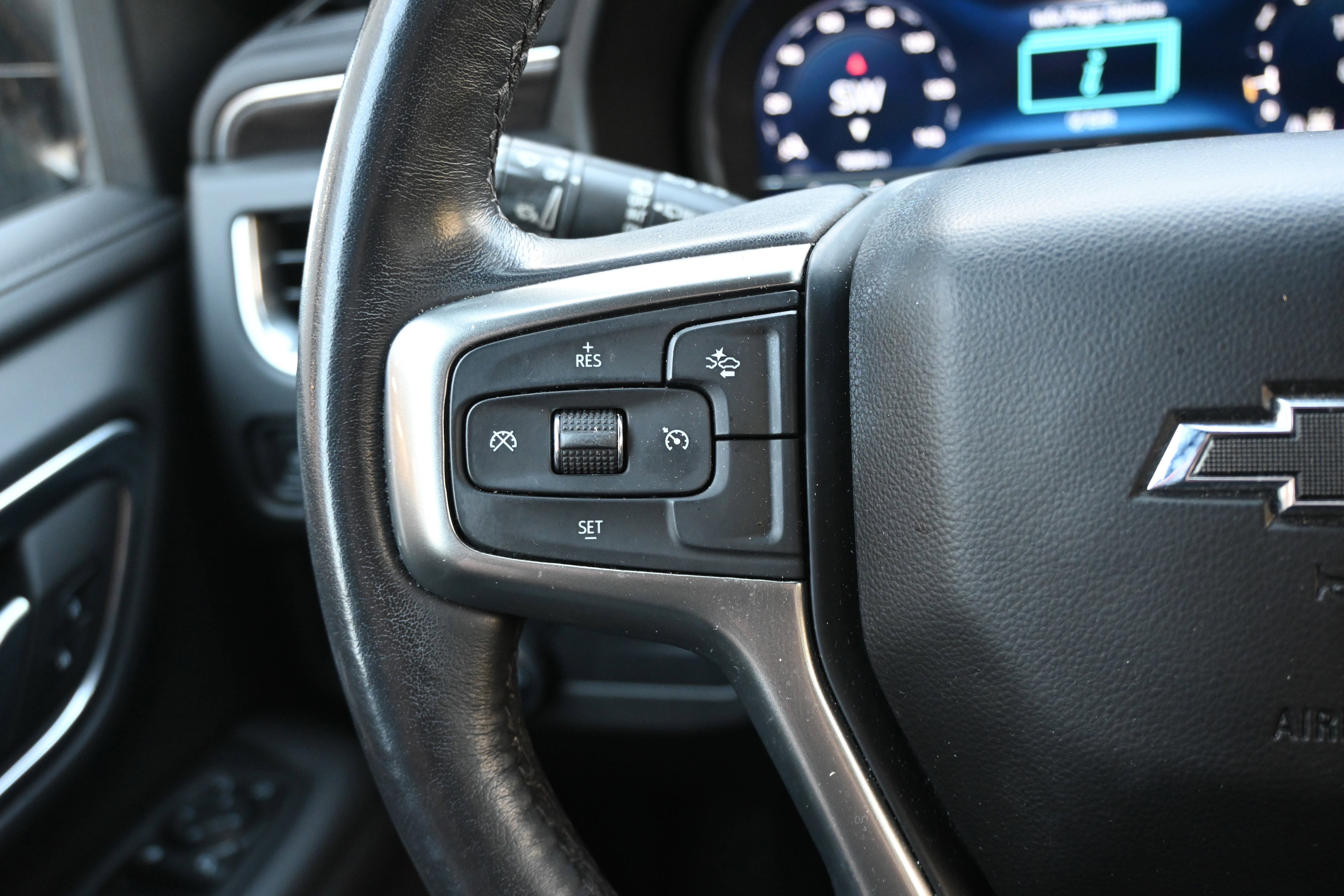 Used 2022 Chevrolet Tahoe Z71 w/ Luxury Package image 18