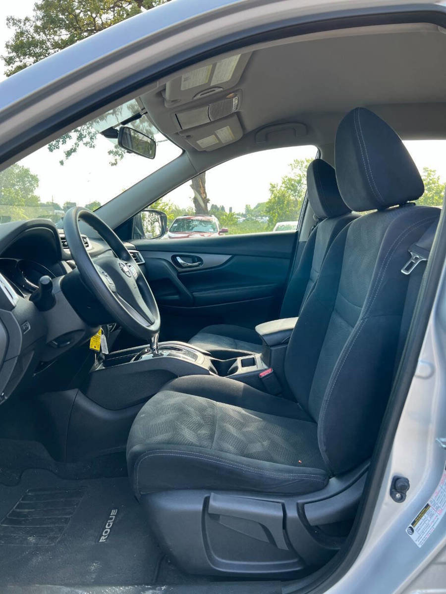 Used 2016 Nissan Rogue S image 13