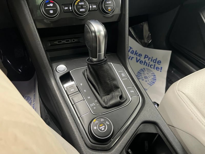 Used 2019 Volkswagen Tiguan SEL AWD/4WD image 31