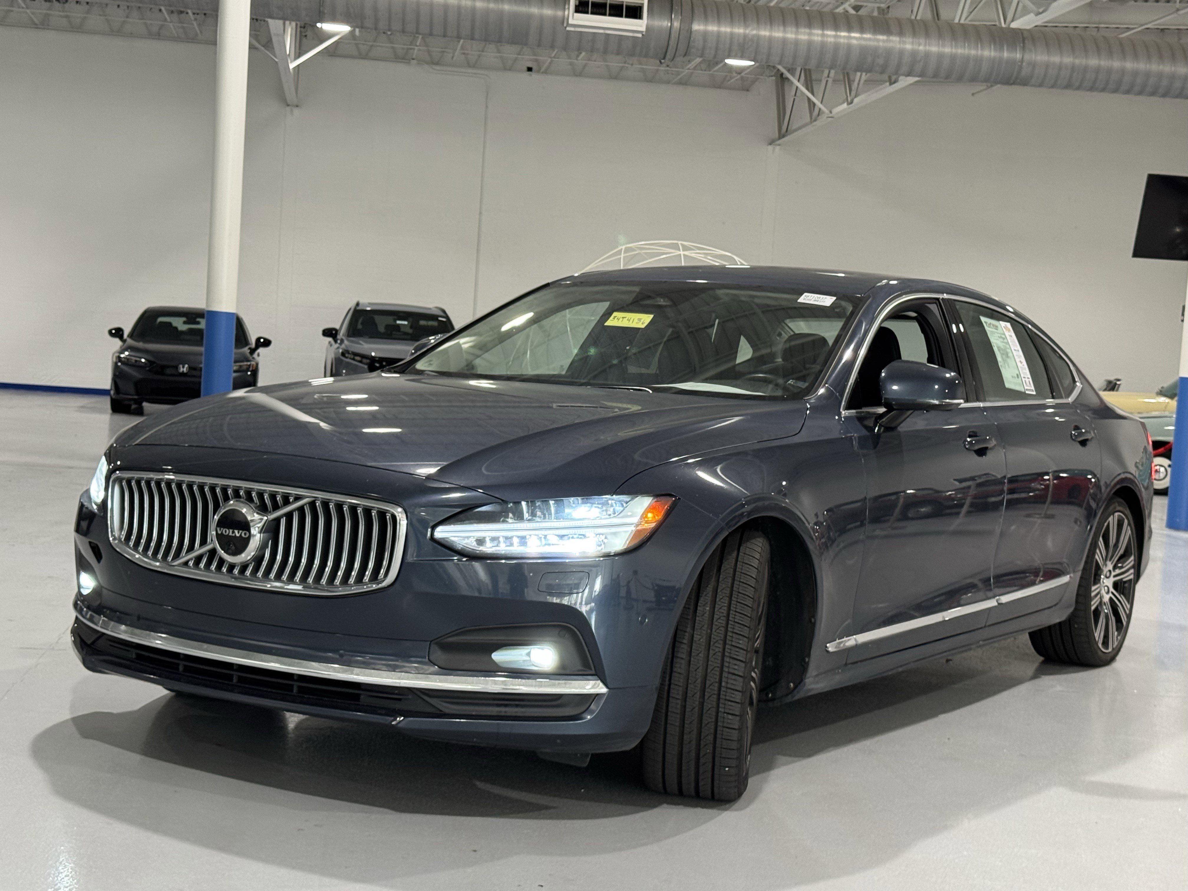 Used 2023 Volvo S90 B6 Ultimate w/ Protection Package Premier image 15