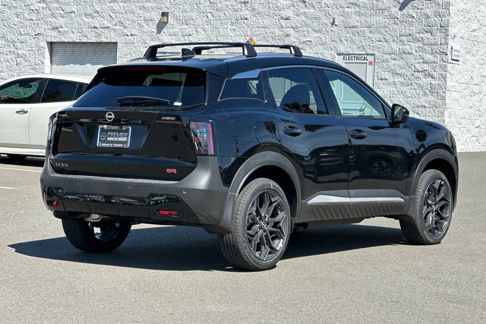 New 2025 Nissan Kicks SR image 4