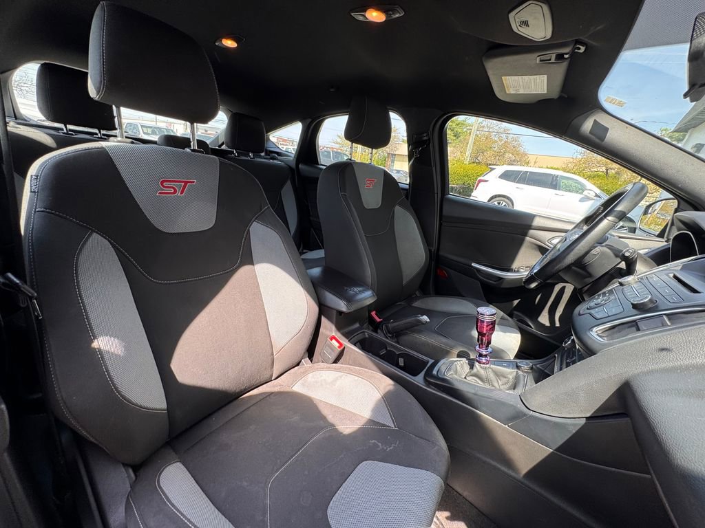 Used 2017 Ford Focus ST image 30