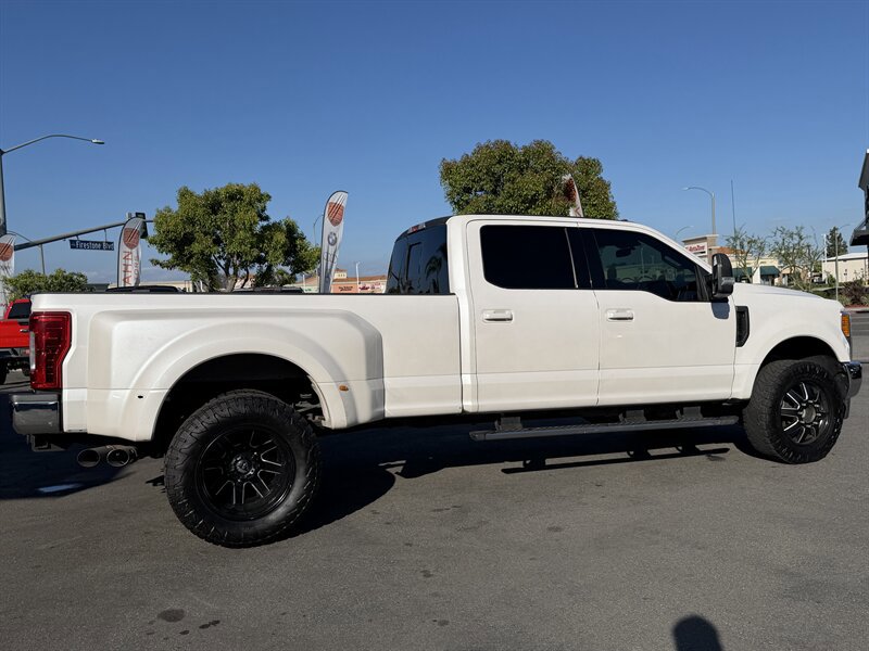 Used 2017 Ford F350 Lariat w/ FX4 Off-Road Package image 27