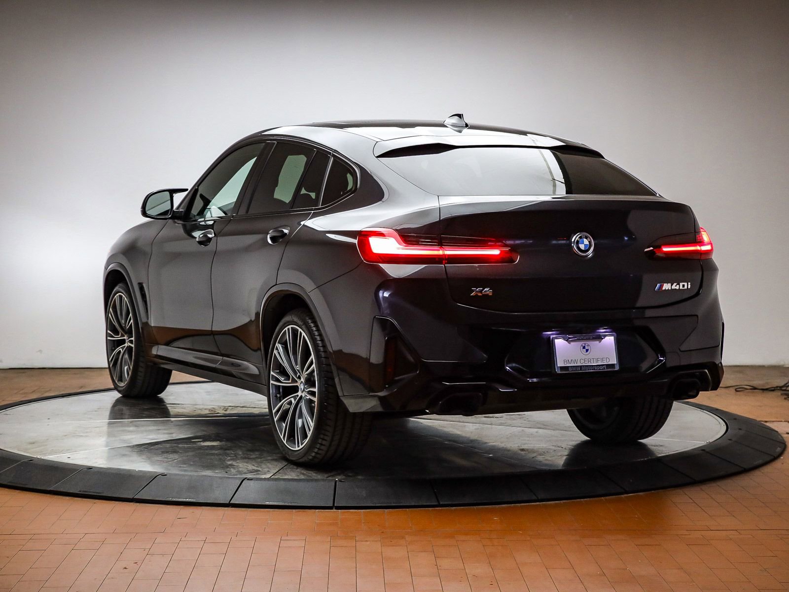 Certified 2023 BMW X4 M40i w/ Premium Package image 3