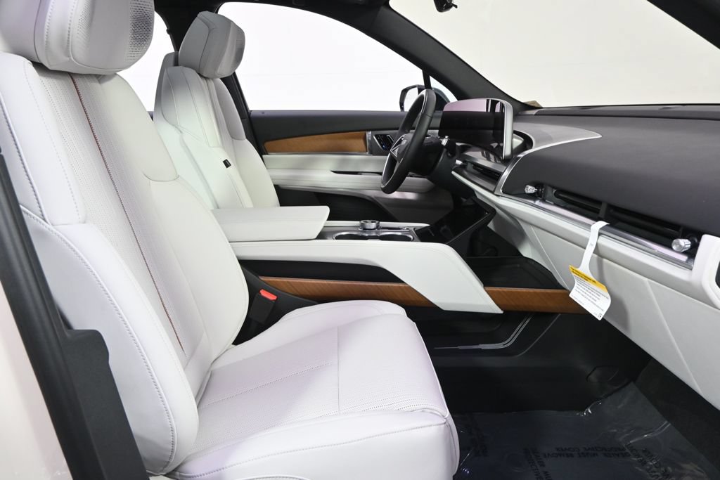 New 2027 Cadillac Vistiq Sport w/ LPO, Floor Liner Package AWD/4WD image 16