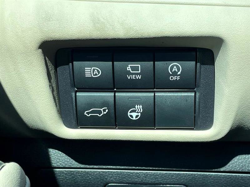 Used 2024 Toyota Highlander LE image 38