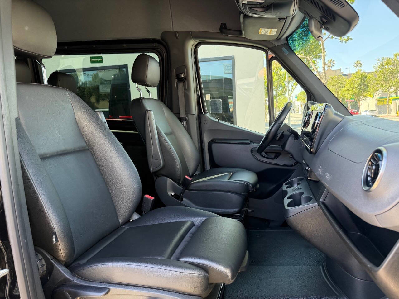Used 2022 Mercedes-Benz Sprinter 2500 image 24