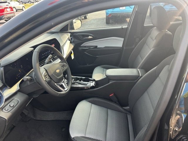 New 2025 Chevrolet Trax LT w/ Sunroof Package image 39