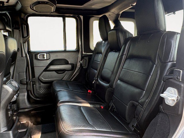 Used 2018 Jeep Wrangler Unlimited Sahara w/ Dual Top Group AWD/4WD image 4