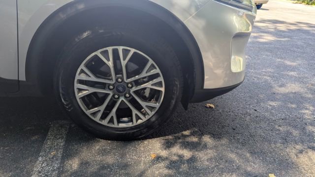 Used 2020 Ford Escape SEL image 11