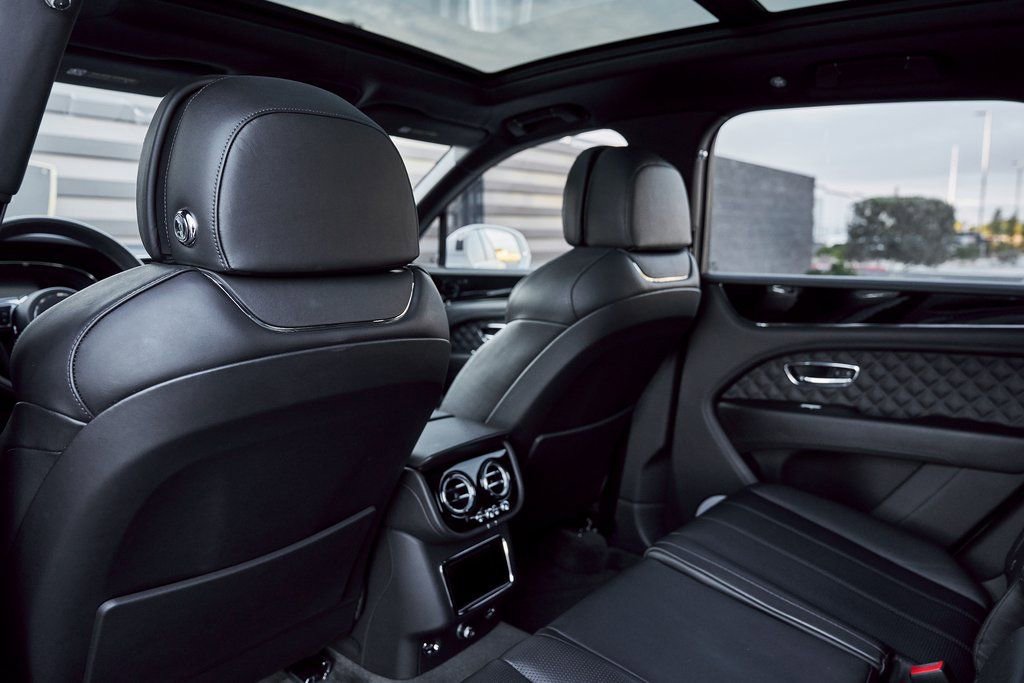 Used 2022 Bentley Bentayga image 36