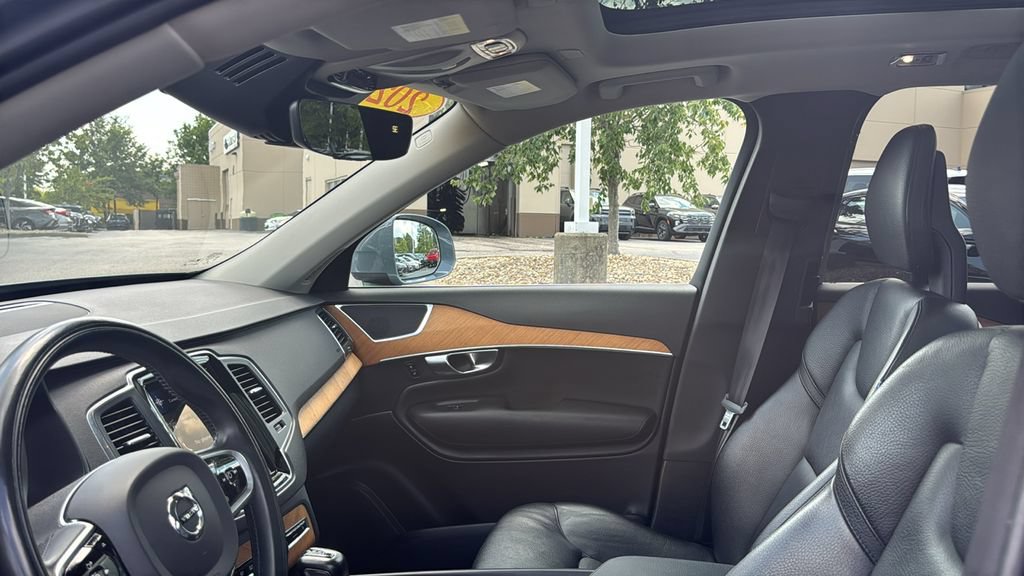 Used 2021 Volvo XC90 T6 Momentum w/ Climate Package AWD/4WD image 25