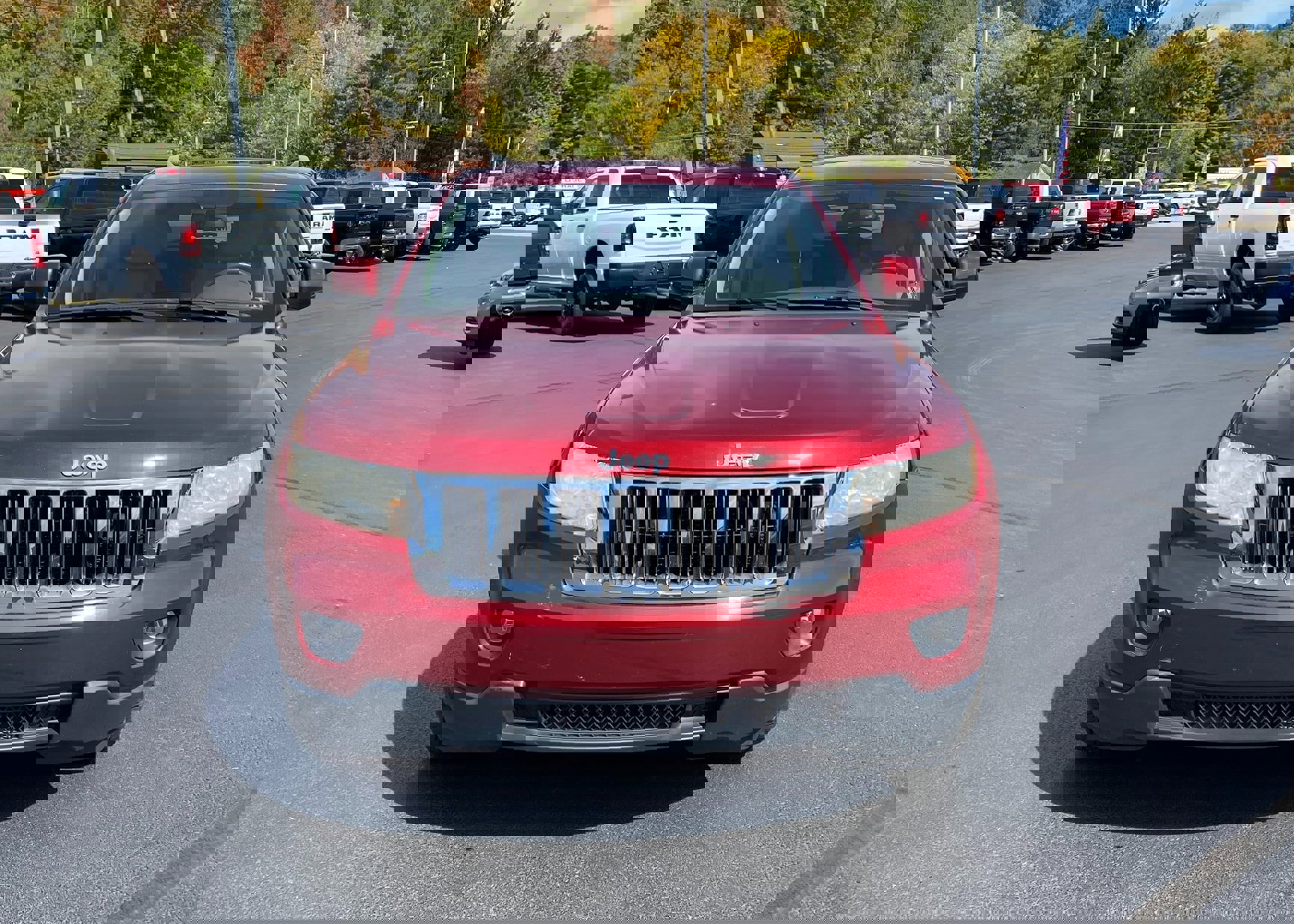Used 2012 Jeep Grand Cherokee Laredo w/ Laredo E Group image 3