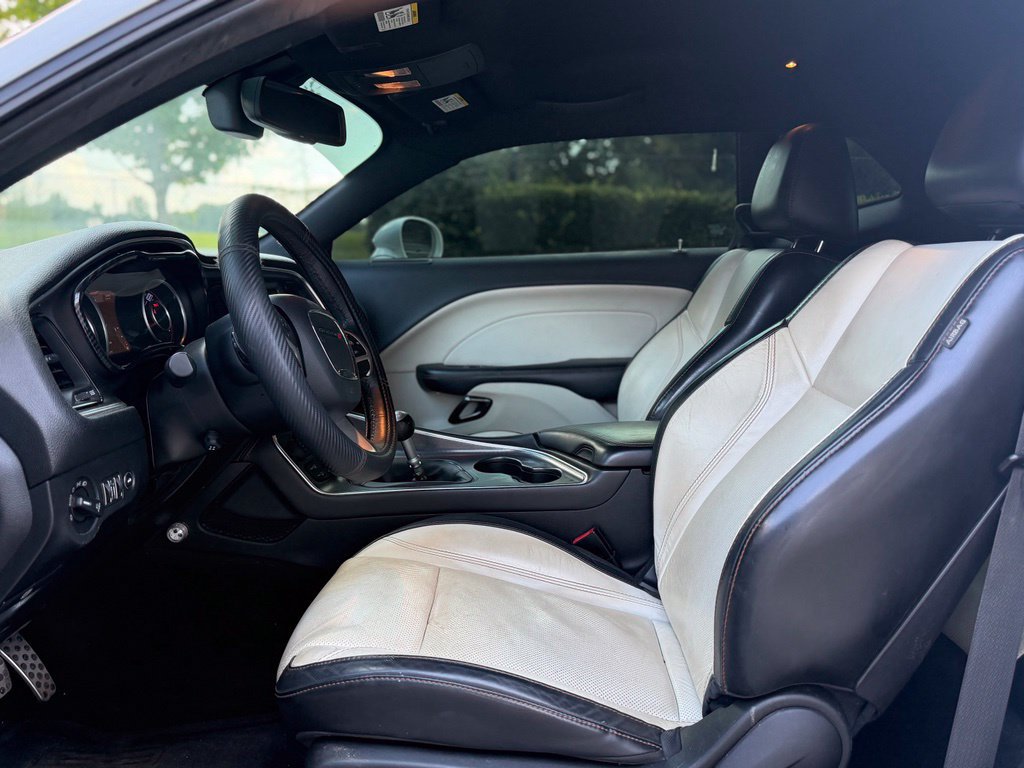 Used 2015 Dodge Challenger R/T Plus RWD image 10