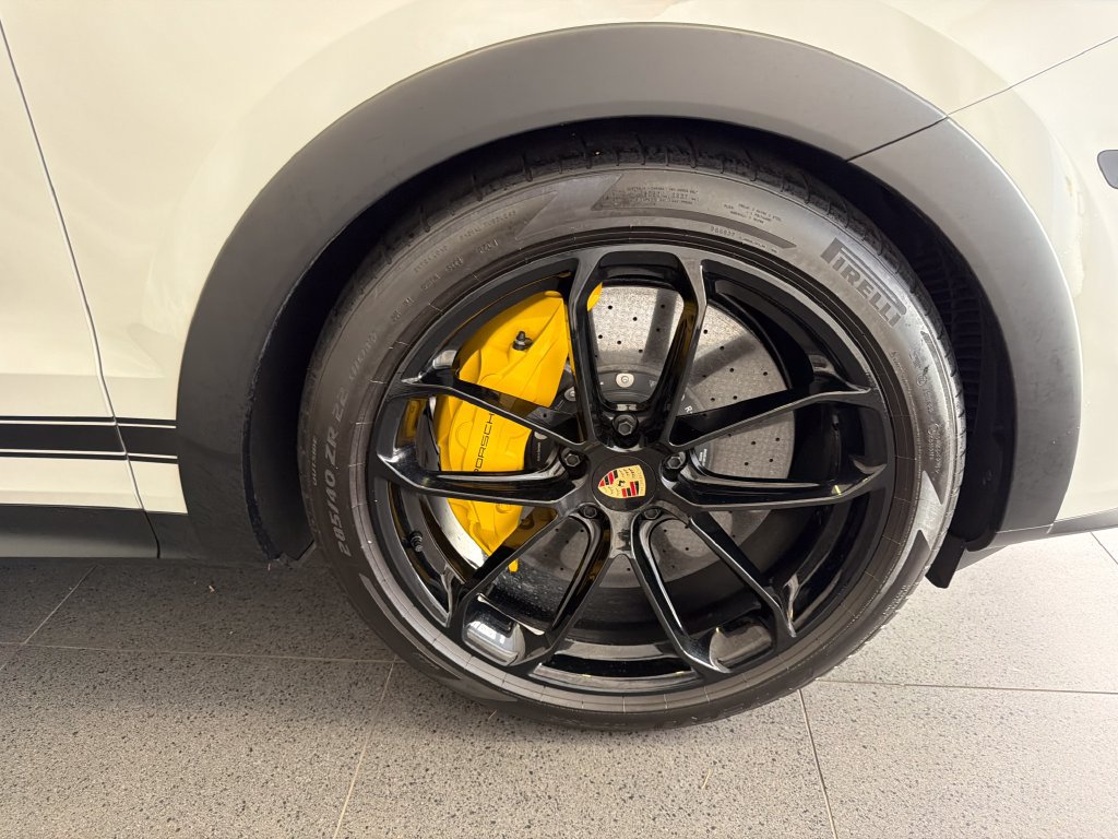 Used 2024 Porsche Cayenne Turbo GT AWD/4WD image 14