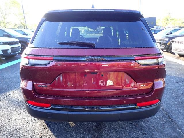 New 2025 Jeep Grand Cherokee 4WD image 4