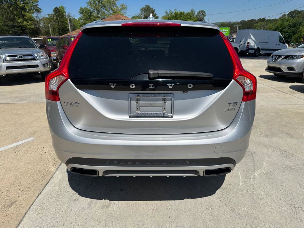 Used 2016 Volvo V60 T5 Cross Country image 18