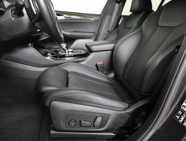 Used 2024 BMW X4 xDrive30i image 11