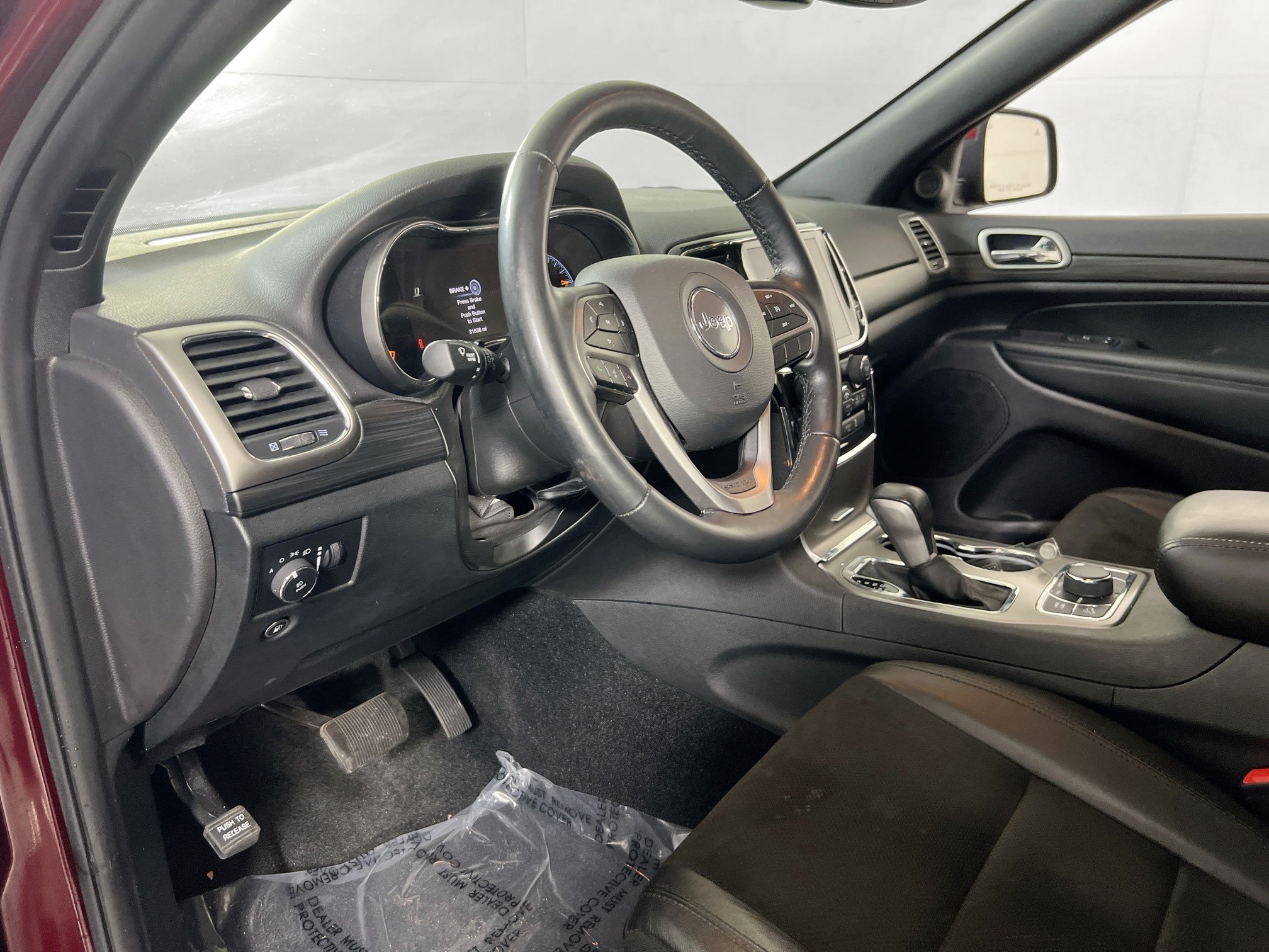 Used 2022 Jeep Grand Cherokee Laredo X AWD/4WD image 9