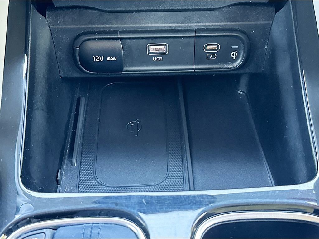 Used 2024 Kia Telluride EX w/ EX Captain's Chair Package FWD image 29