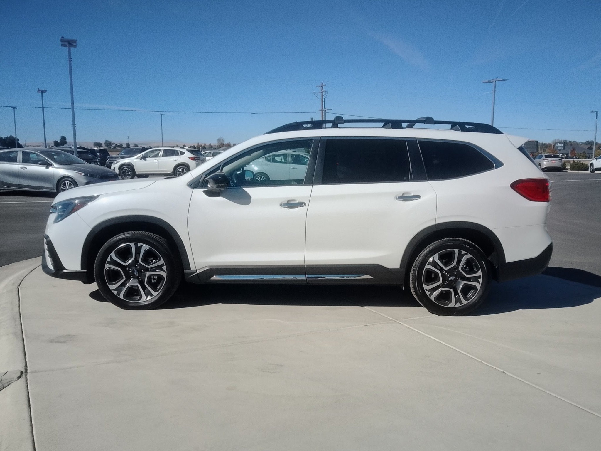 Used 2025 Subaru Ascent Touring w/ Popular Package #2 AWD/4WD image 6